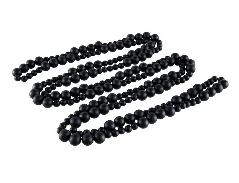 This garland will perfectly complement your decor with black wood beads in a graduated design measuring thirteen feet long. A great addition to any decorating project.