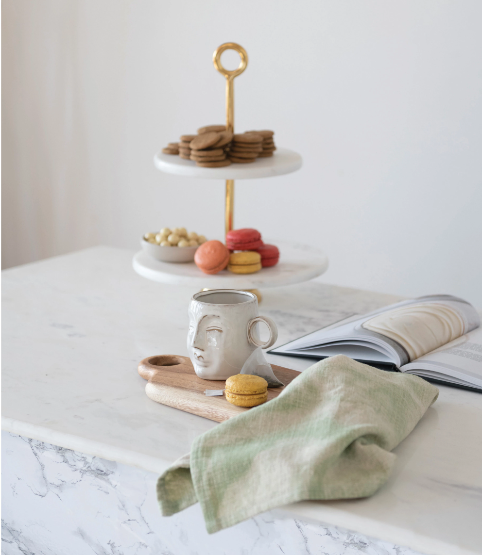 These towels feature a sophisticated marble print that blends modern design with everyday practicality.
