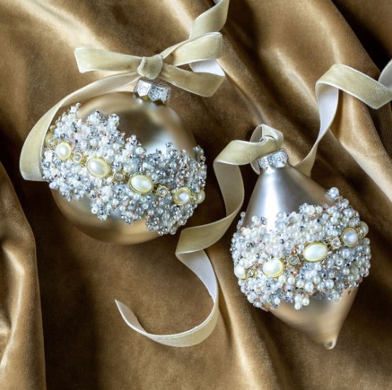 Joyeux Noel adds a festive element to our Country French collection of furniture and décor. Vintage inspired jeweled ornaments, crystals and baubles bedeck our Park Hill Blue Spruce tree that exudes relaxed elegance. A soft, neutral pallet of creams and sage green are the perfect backdrop for the vintage holiday sparkle of Joyeux Noel.