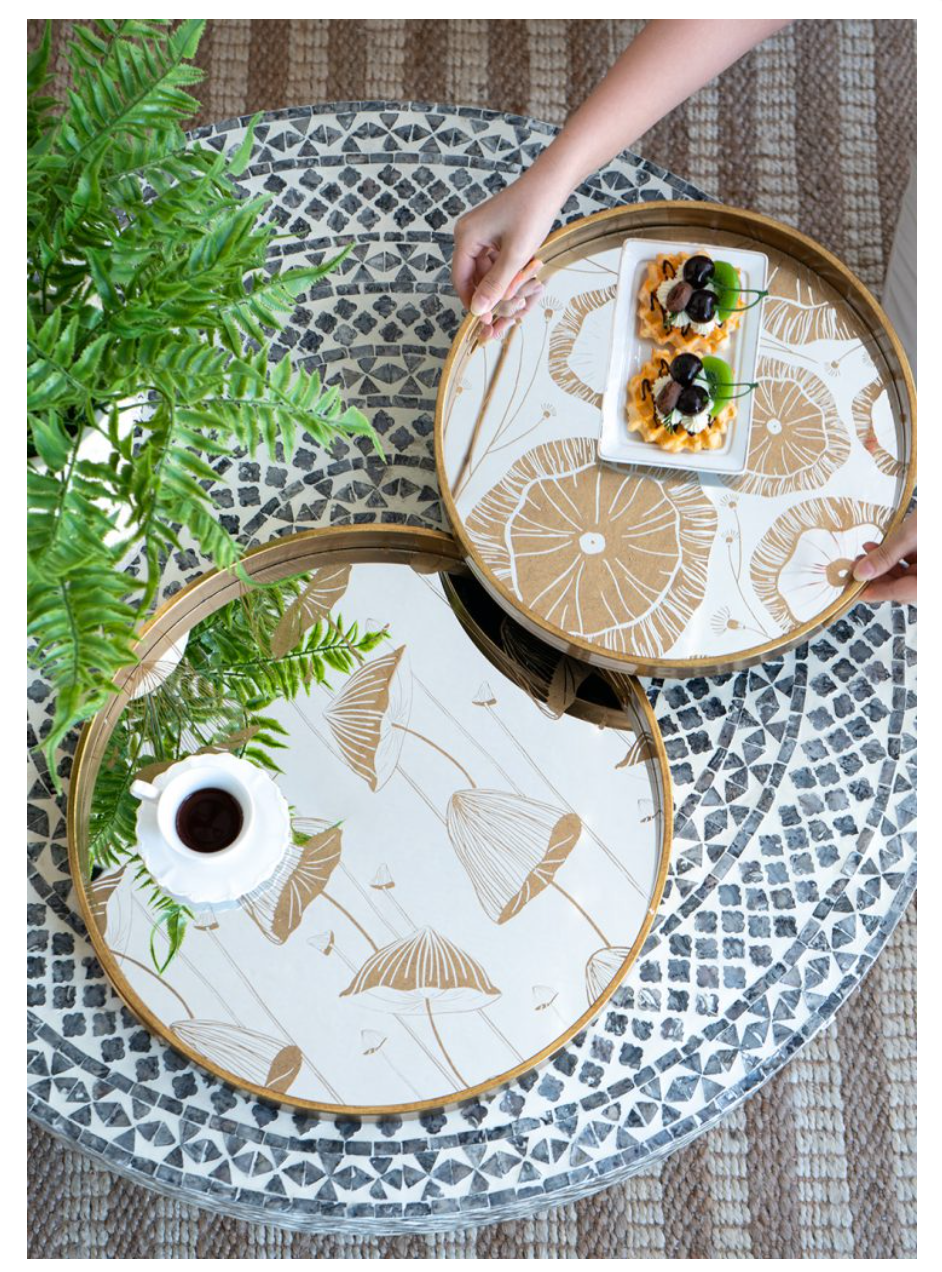 S/2 Round Plastic Mirror Trays with Floral Motif, Gold